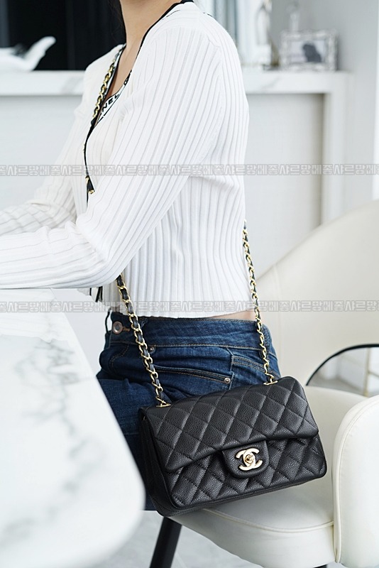 샤넬클래식미니플랩백블랙금장 20260201-145844-006루.jpg