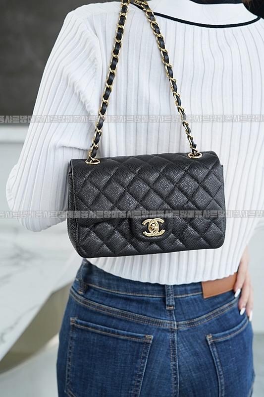 샤넬클래식미니플랩백블랙금장 20260201-145844-007루.jpg