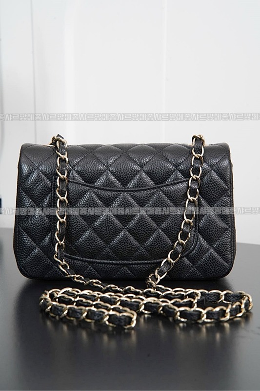 샤넬클래식미니플랩백블랙금장 20260201-145845-011루.jpg