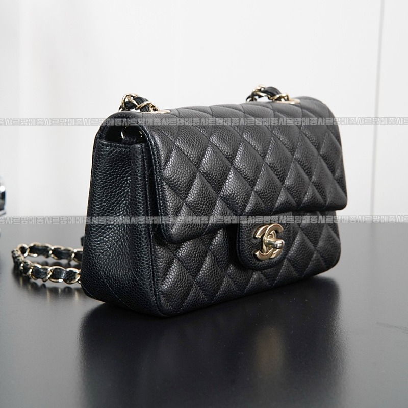 샤넬클래식미니플랩백블랙금장 20260201-145845-012루.jpg