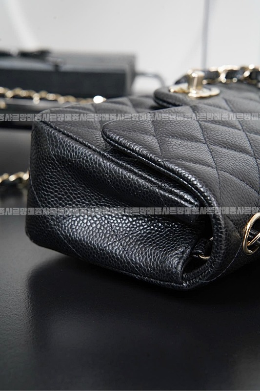 샤넬클래식미니플랩백블랙금장 20260201-145846-019루.jpg