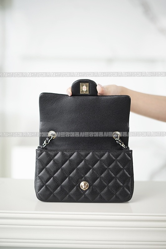 샤넬클래식미니플랩백여튼블랙 20260201-151213-014루.jpg