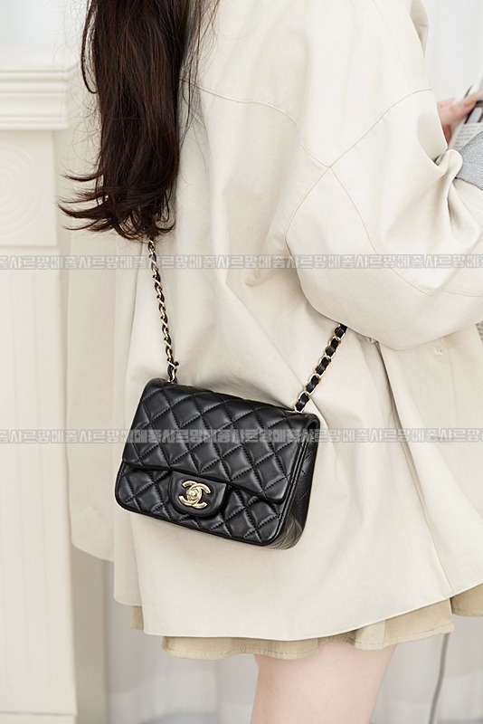 샤넬클래식미니플랩백블랙은장 20260201-161600-009루.jpg