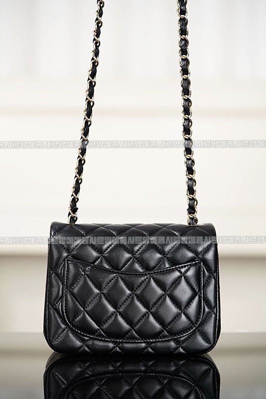 샤넬클래식미니플랩백블랙은장 20260201-161600-011루.jpg