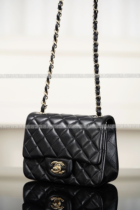 샤넬클래식미니플랩백블랙은장 20260201-161600-012루.jpg