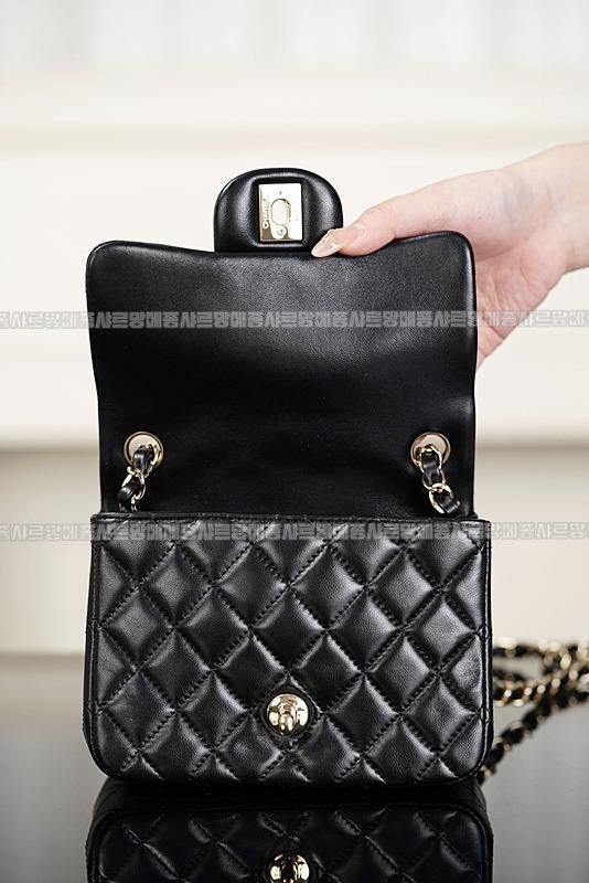 샤넬클래식미니플랩백블랙은장 20260201-161601-016루.jpg