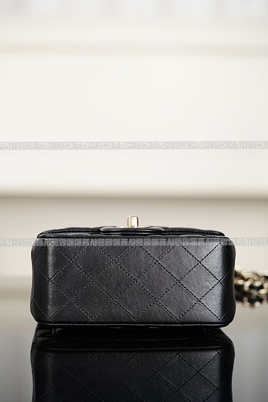 샤넬클래식미니플랩백블랙은장 20260201-161601-018루.jpg