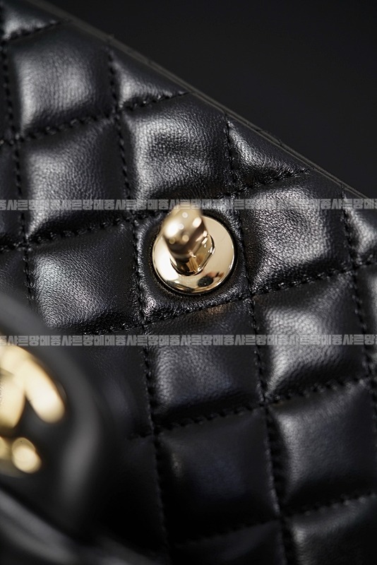 샤넬클래식미니플랩백블랙은장 20260201-161602-022루.jpg