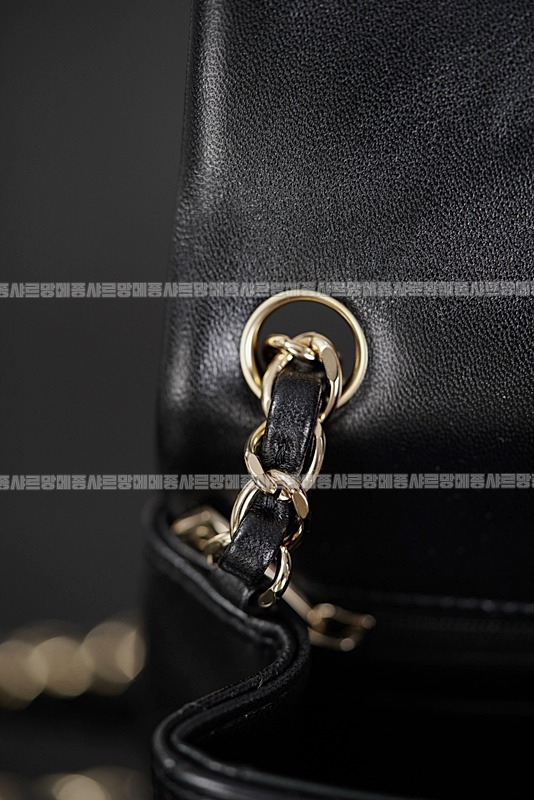 샤넬클래식미니플랩백블랙은장 20260201-161602-023루.jpg