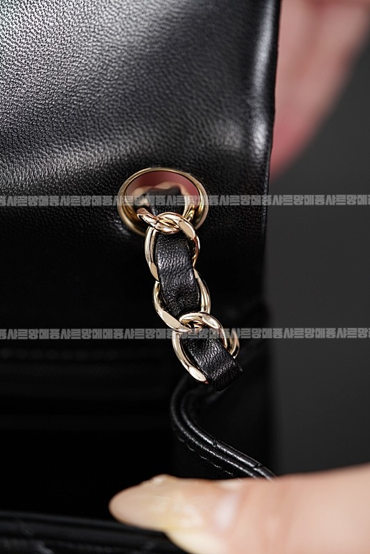 샤넬클래식미니플랩백블랙은장 20260201-161604-032루.jpg