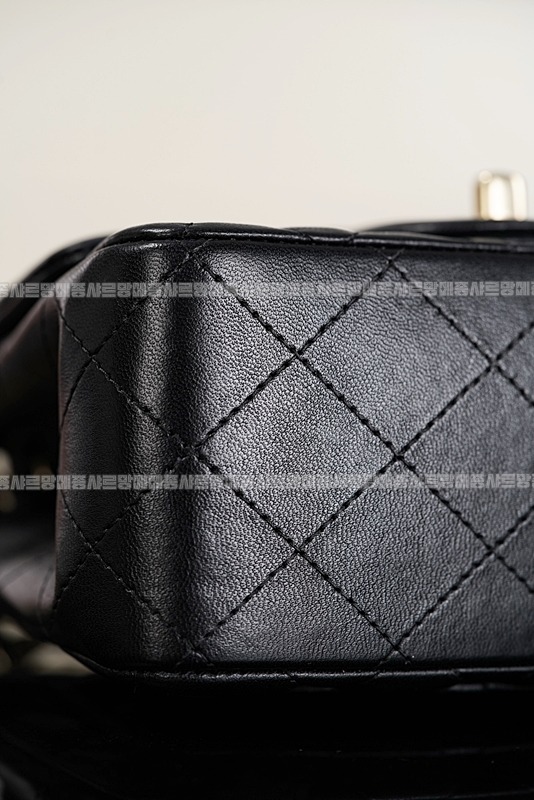 샤넬클래식미니플랩백블랙은장 20260201-161605-036루.jpg