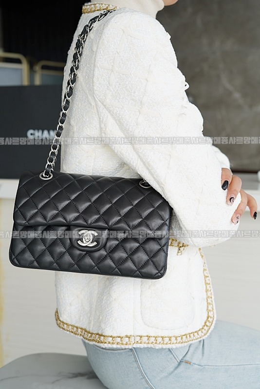 샤넬클래식미니플랩백블랙금장 20260201-162223-003루.jpg