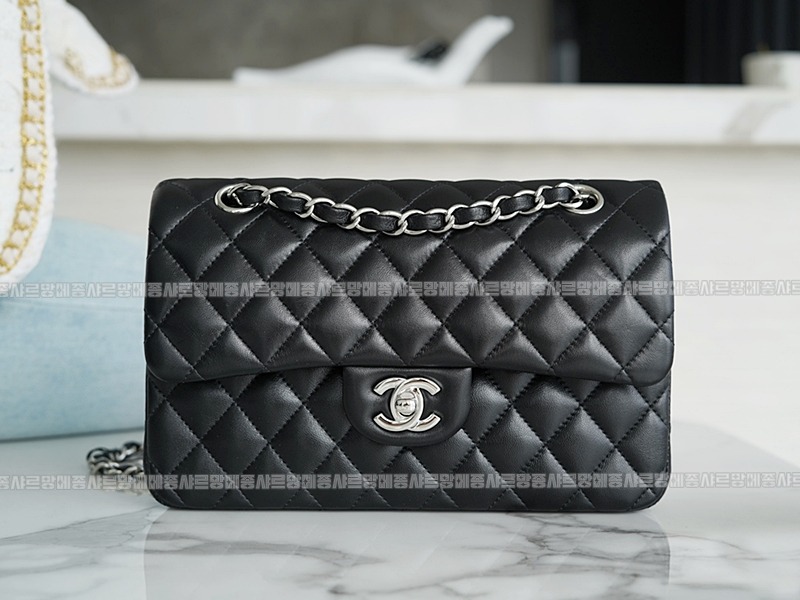 샤넬클래식미니플랩백블랙금장 20260201-162224-010루.jpg