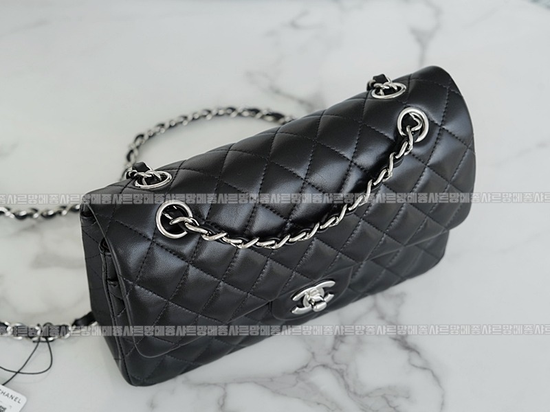 샤넬클래식미니플랩백블랙은장 20260201-163336-015루.jpg