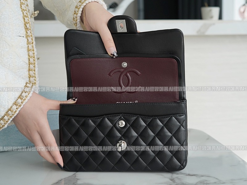 샤넬클래식미니플랩백블랙은장 20260201-163336-016루.jpg