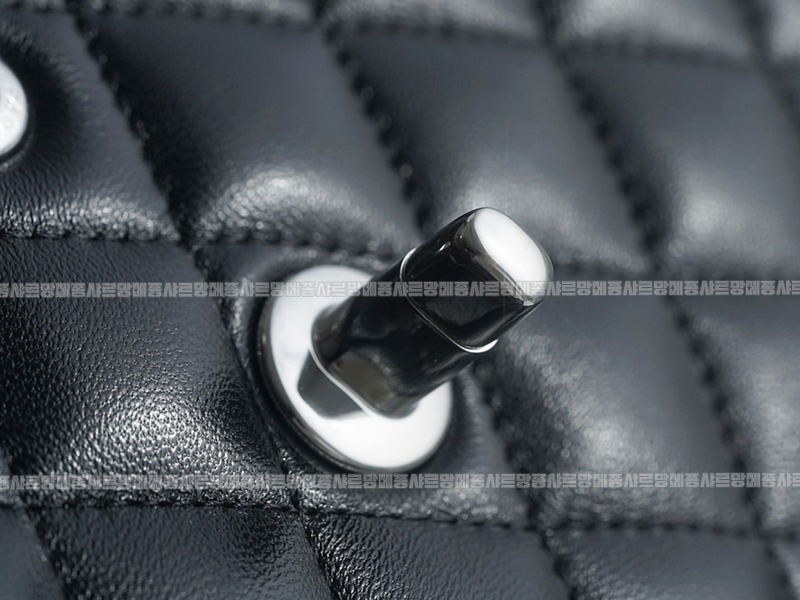 샤넬클래식미니플랩백블랙은장 20260201-163337-019루.jpg