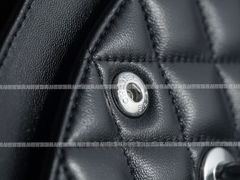 샤넬클래식미니플랩백블랙은장 20260201-163337-022루.jpg