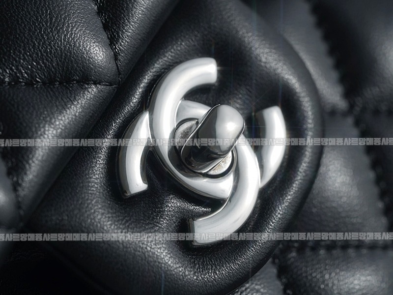 샤넬클래식미니플랩백블랙은장 20260201-163338-027루.jpg