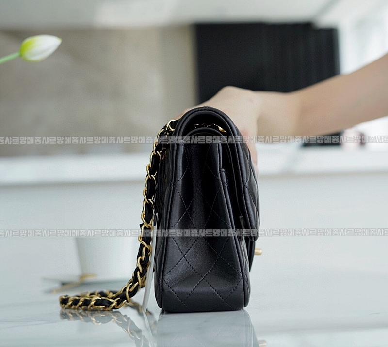 샤넬클래식플랩백블랙금장 20260201-164643-011루.jpg
