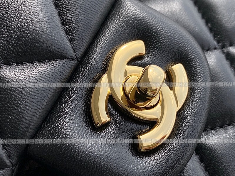 샤넬클래식플랩백블랙금장 20260201-164644-017루.jpg