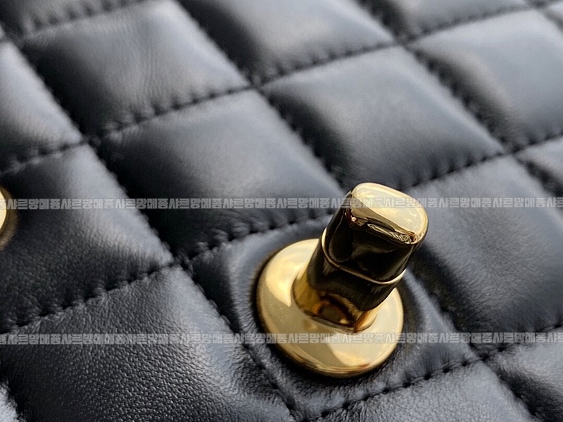 샤넬클래식플랩백블랙금장 20260201-164644-019루.jpg