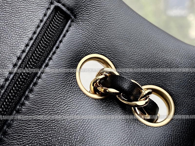 샤넬클래식스몰플랩백블랙금장 20260202-103501-020루.jpg