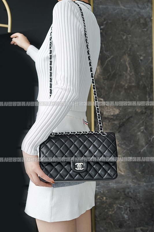 샤넬클래식미디움플랩백블랙은장 20260202-114728-003루.jpg