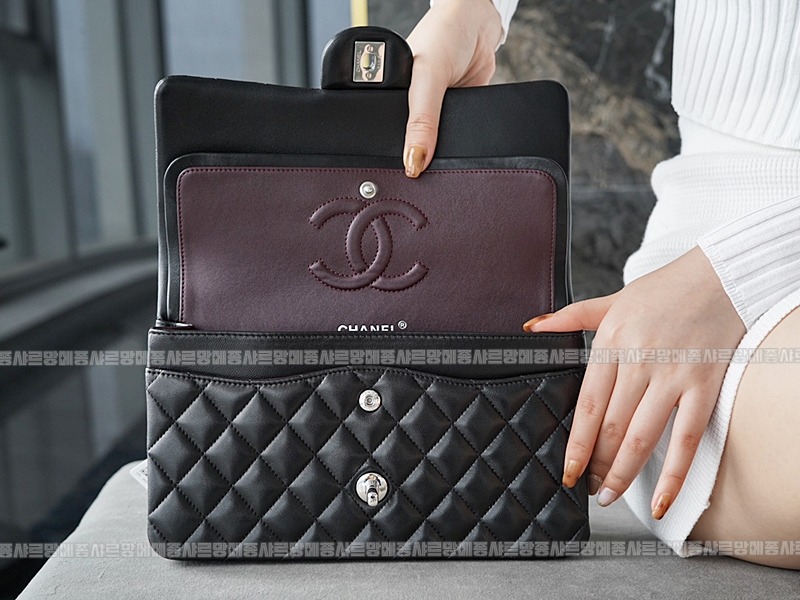 샤넬클래식미디움플랩백블랙은장 20260202-114730-016루.jpg