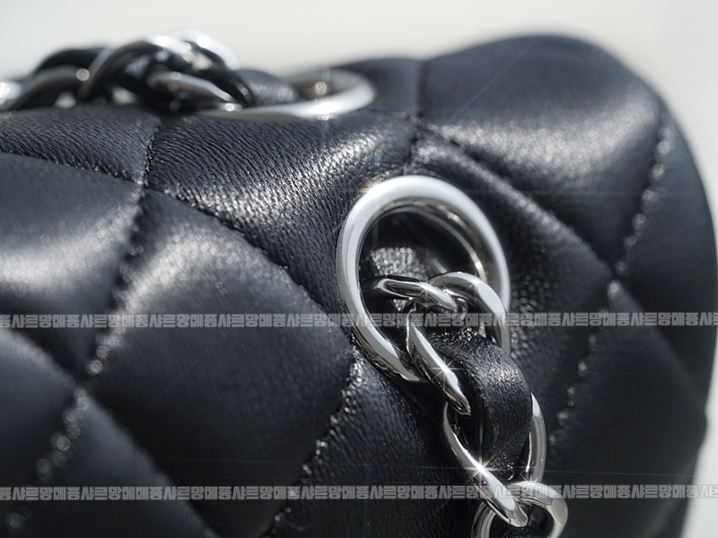 샤넬클래식미디움플랩백블랙은장 20260202-114730-020루.jpg