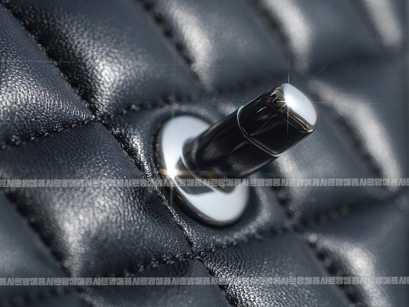 샤넬클래식미디움플랩백블랙은장 20260202-114731-022루.jpg