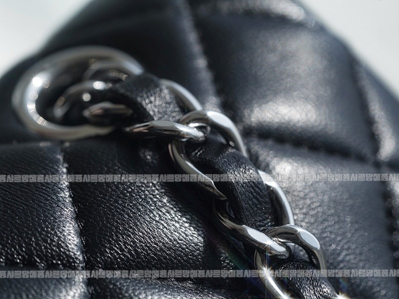 샤넬클래식미디움플랩백블랙은장 20260202-114730-021루.jpg