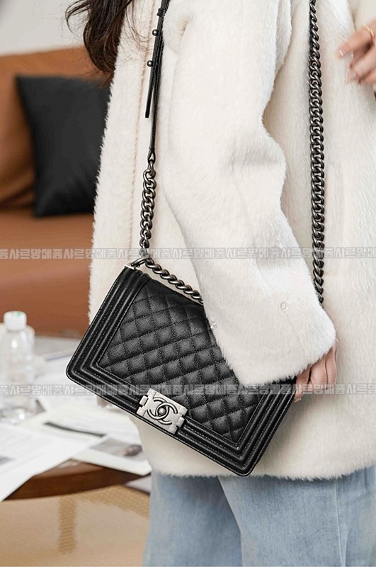 샤넬르보이백미디움 wsxc1770055559000_1루.jpg