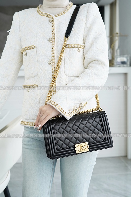 샤넬르보이백미디움금장 20260203-145457-007루.jpg