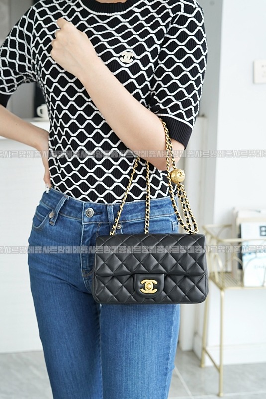 샤넬23C골드볼미니플랩백 wsxc1770199402267_1루.jpg