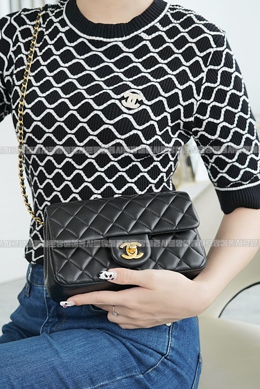 샤넬23C골드볼미니플랩백 wsxc1770199402268_3루.jpg