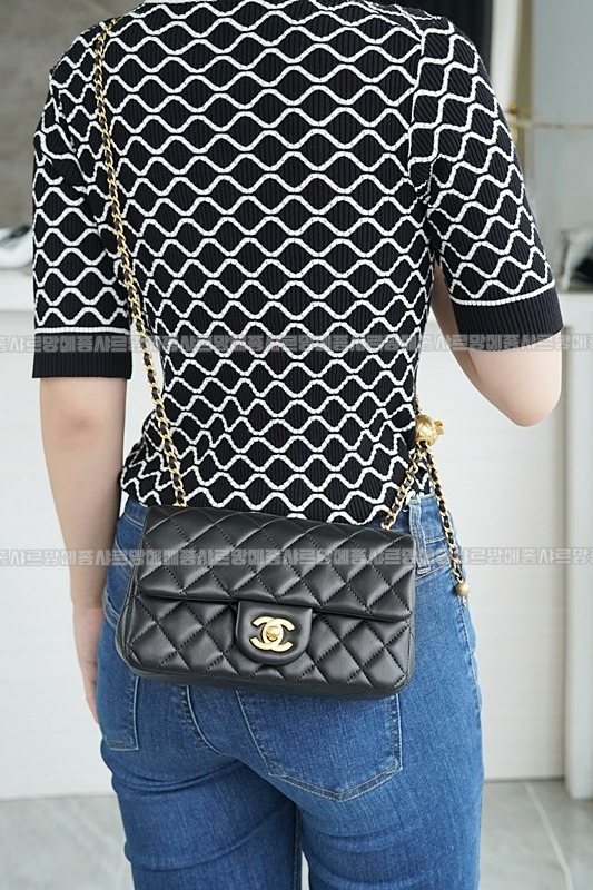 샤넬23C골드볼미니플랩백 wsxc1770199402399_5루.jpg