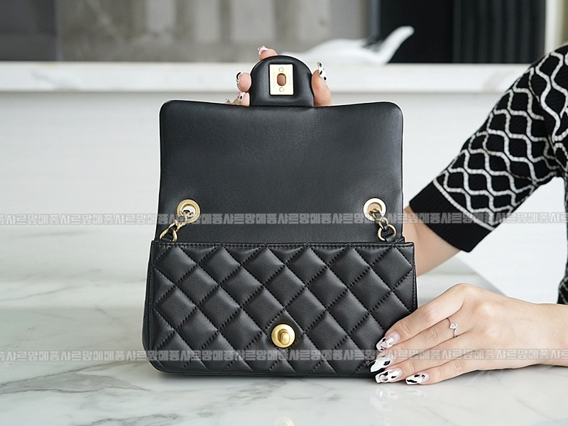 샤넬23C골드볼미니플랩백 wsxc1770199406527_4루.jpg