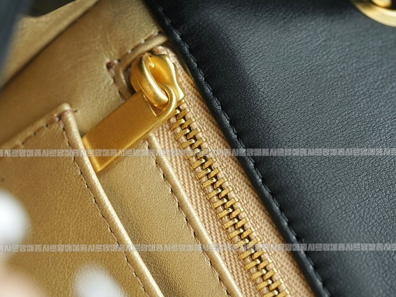 샤넬23C골드볼미니플랩백 wsxc1770199406591_8루.jpg