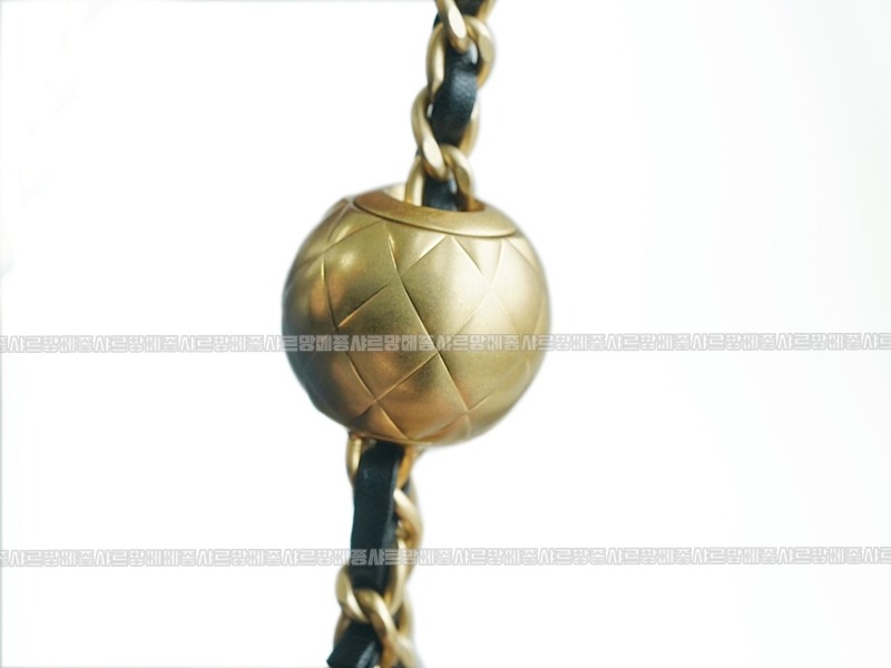 샤넬23C골드볼미니플랩백 wsxc1770199427420_1루.jpg