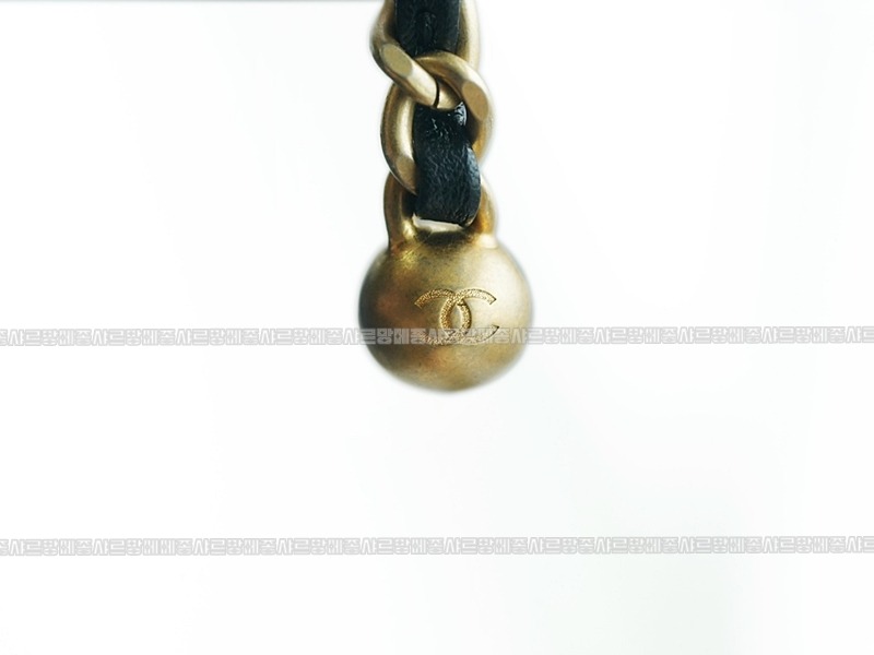 샤넬23C골드볼미니플랩백 wsxc1770199427420_2루.jpg