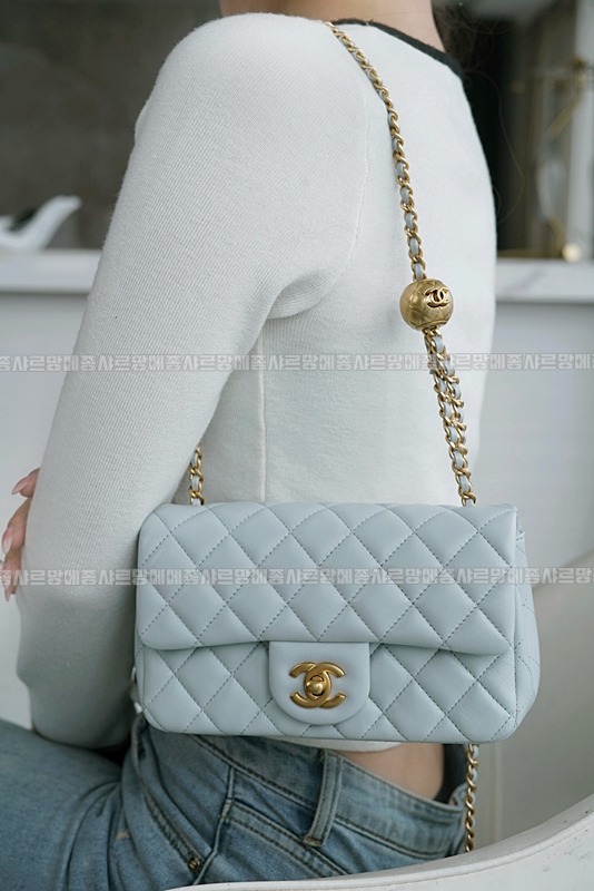 샤넬23C골드볼미니플랩백 wsxc1770199443971_2루.jpg