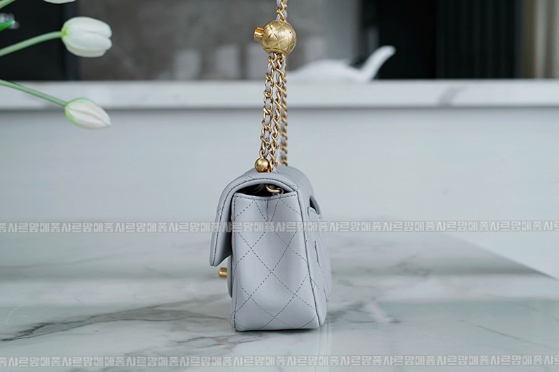 샤넬23C골드볼미니플랩백 wsxc1770199505786_3루.jpg