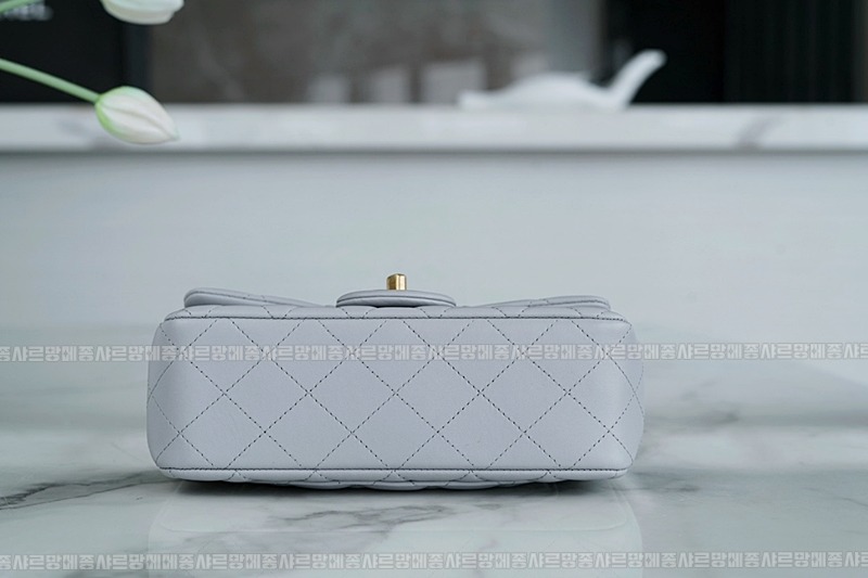 샤넬23C골드볼미니플랩백 wsxc1770199505928_4루.jpg