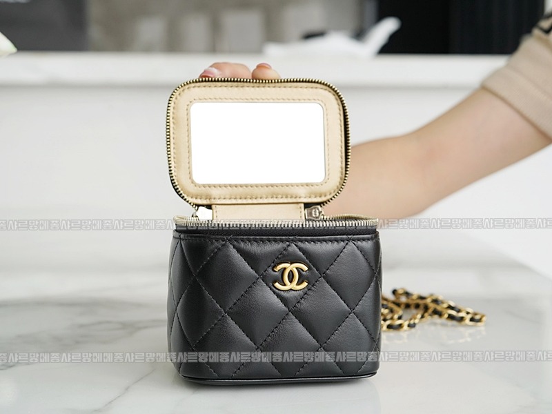 샤넬골드볼스퀘어미니베니티백 20260204-112831-014루.jpg