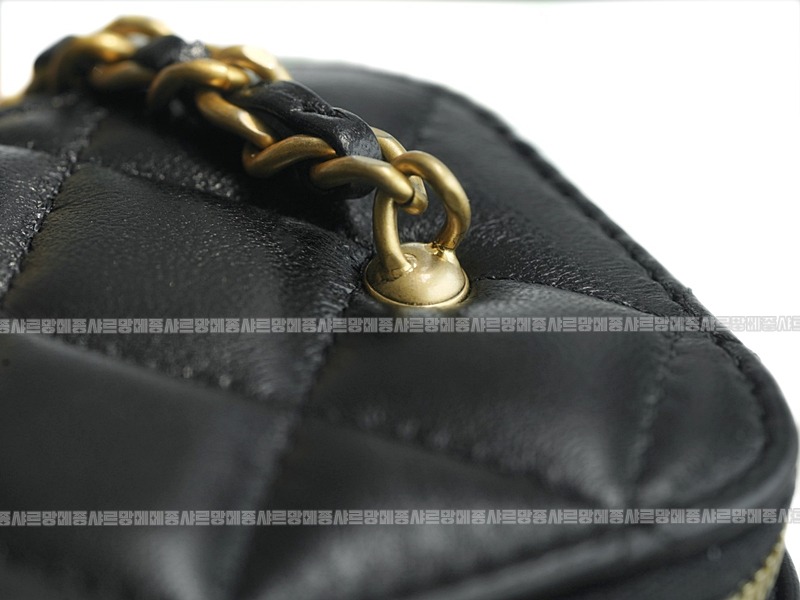 샤넬골드볼스퀘어미니베니티백 20260204-112832-020루.jpg