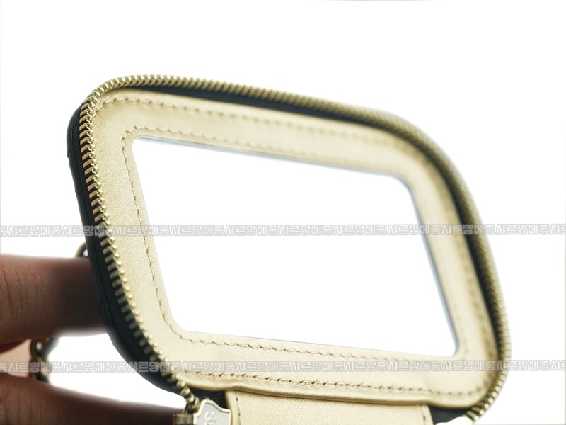 샤넬골드볼스퀘어미니베니티백 20260204-112832-023루.jpg