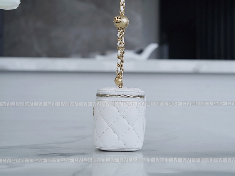 샤넬골드볼스퀘어미니베니티백 20260204-113343-016루.jpg