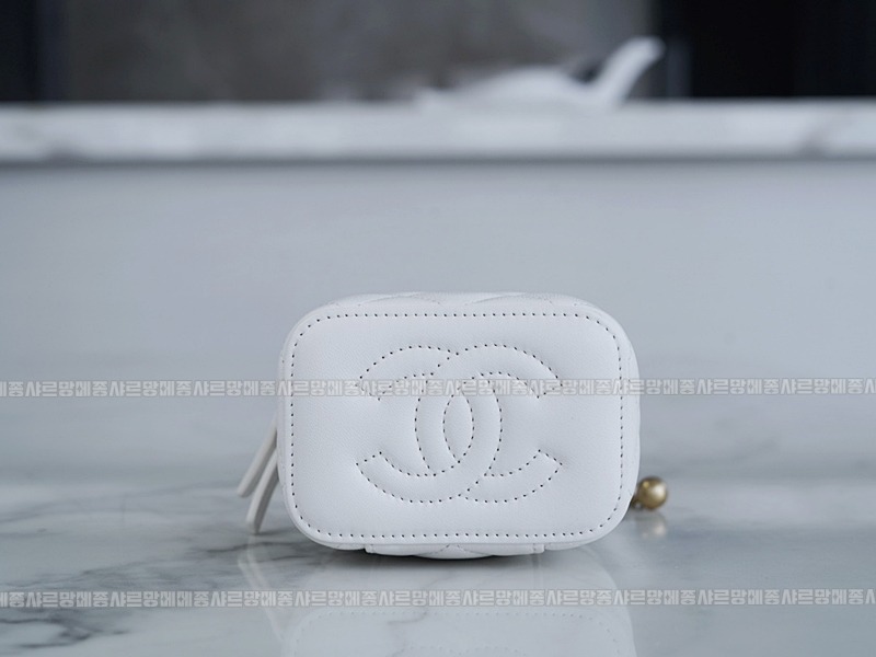 샤넬골드볼스퀘어미니베니티백 20260204-113344-017루.jpg