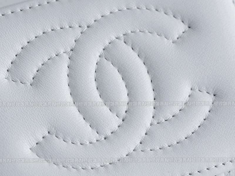 샤넬골드볼스퀘어미니베니티백 20260204-113717-008루.jpg