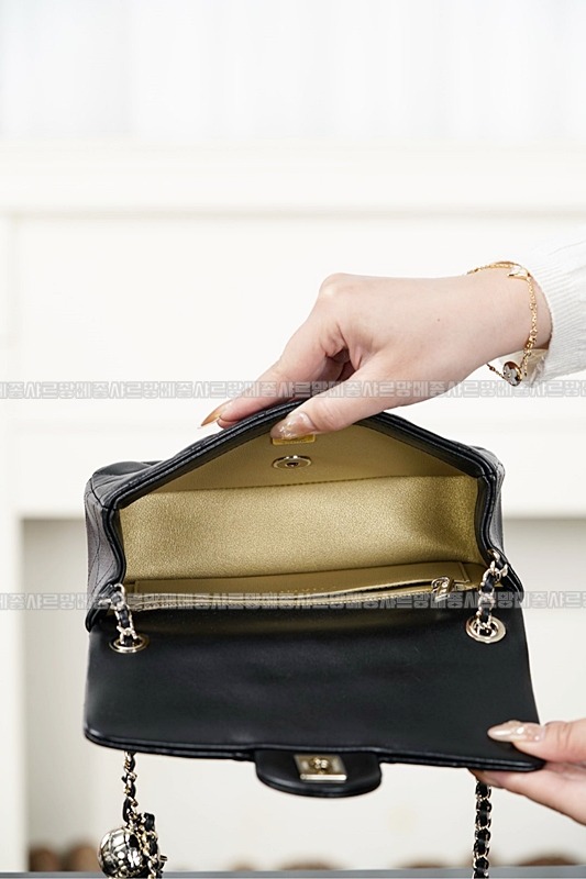 샤넬클래식플랩백체인볼 20260204-151103-013루.jpg